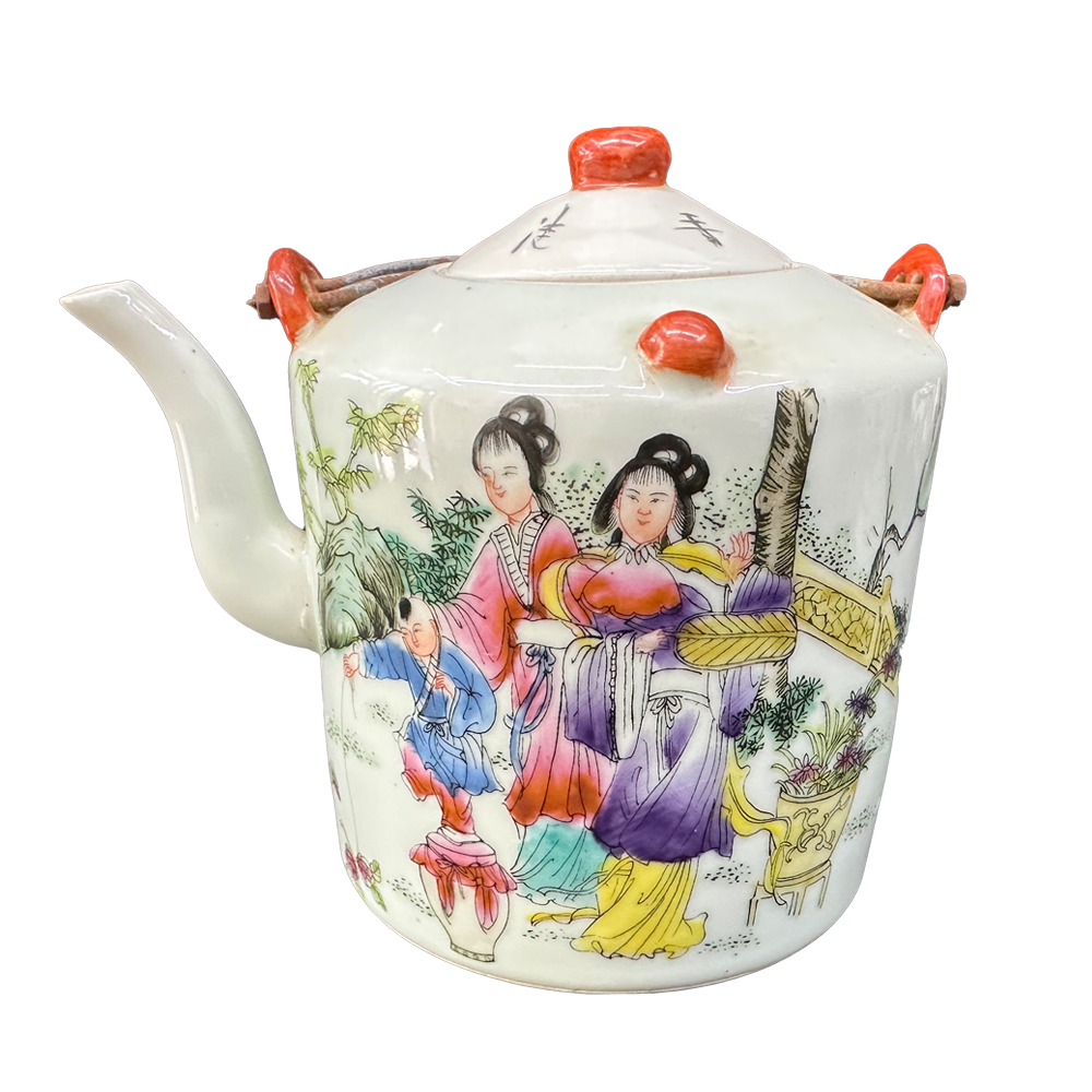 A straight - cylinder teapot with light crimson - colored figure paintings in the style of the Republic of China period